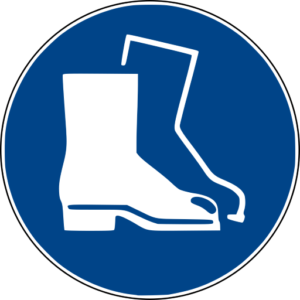 M008 Wear safety footwear